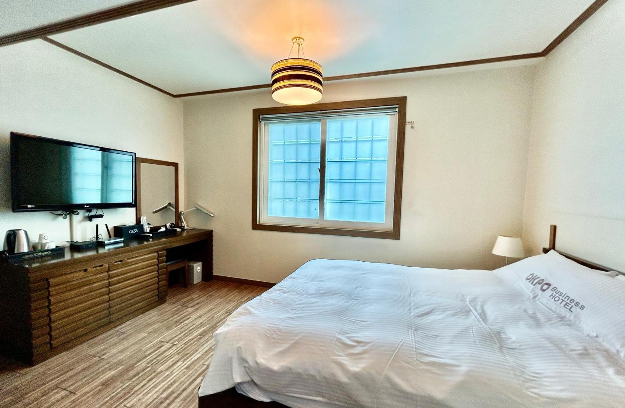 Okpo Business Hotel Geoje Zewnętrze zdjęcie