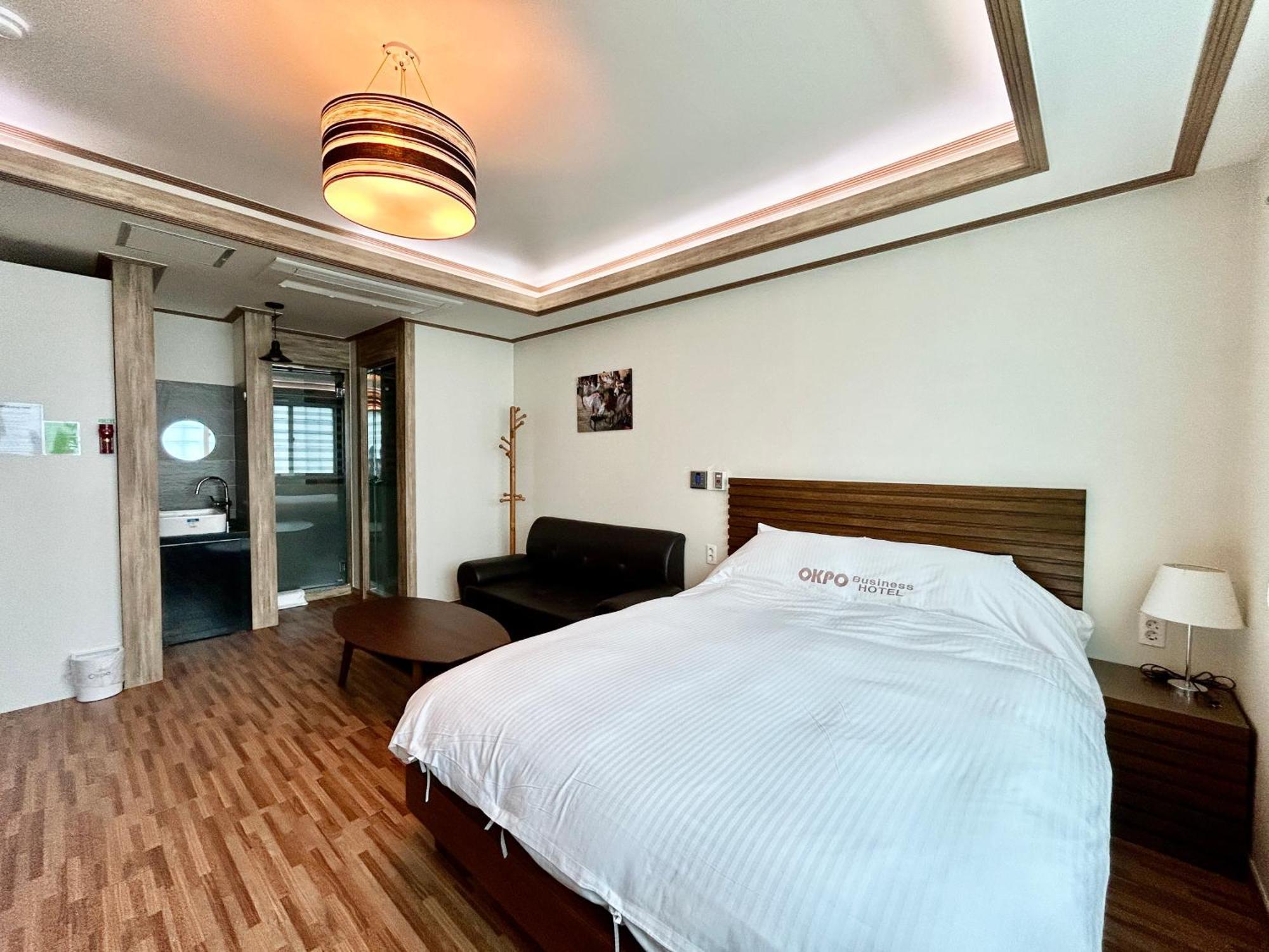 Okpo Business Hotel Geoje Zewnętrze zdjęcie